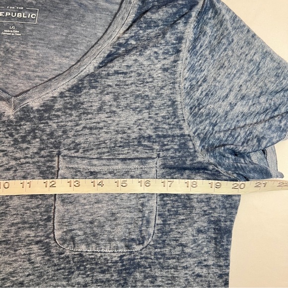 Women’s For the Republic V neck Tee - Blue Size Large - Picture 6 of 9